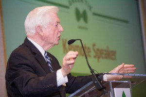 Gov. Hunt addresses the gathering at 2016 Green Tie Awards